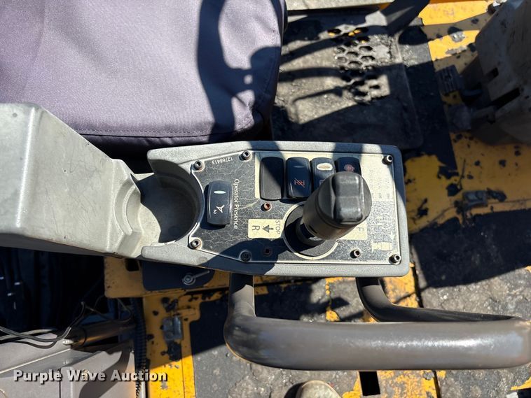 image for item EF1253 2015 Volvo P7170 paver