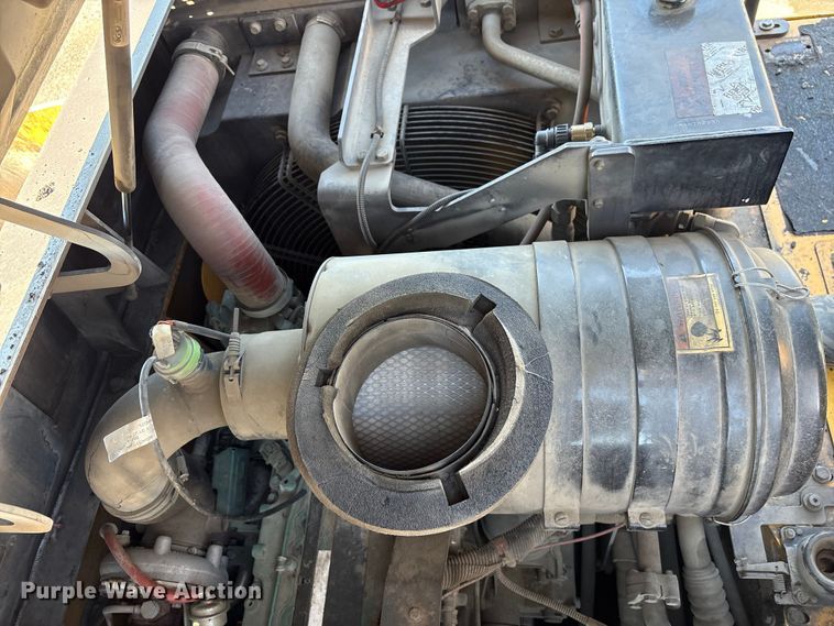 image for item EF1253 2015 Volvo P7170 paver