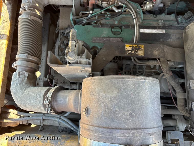 image for item EF1253 2015 Volvo P7170 paver