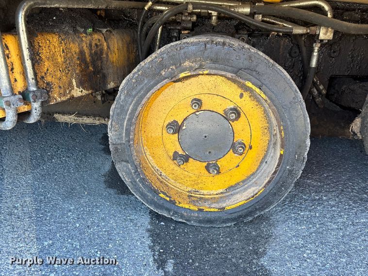 image for item EF1253 2015 Volvo P7170 paver