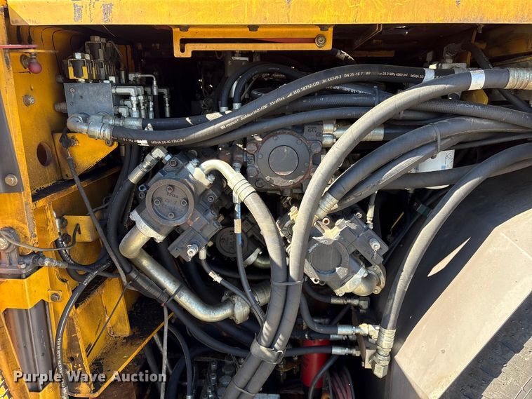 image for item EF1254 2015 Volvo P7170 paver