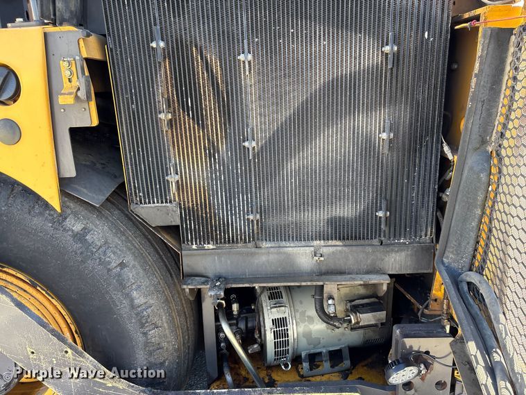 image for item EF1254 2015 Volvo P7170 paver