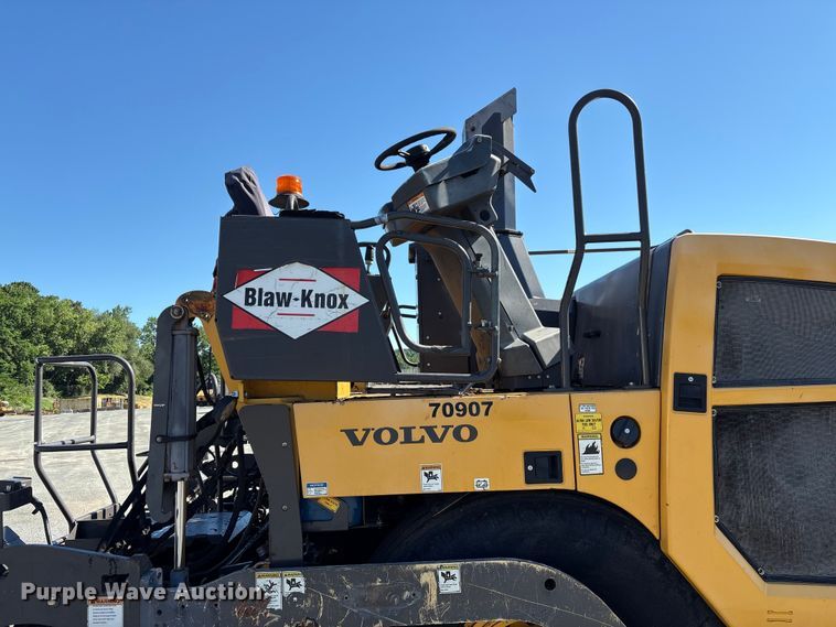 image for item EF1254 2015 Volvo P7170 paver