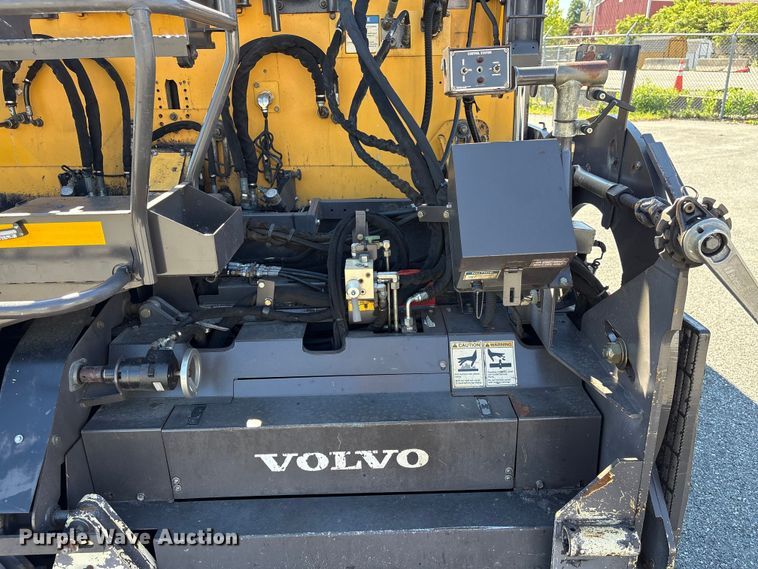 image for item EF1254 2015 Volvo P7170 paver