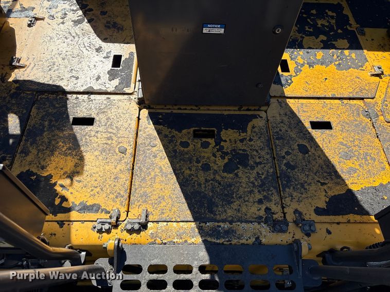 image for item EF1254 2015 Volvo P7170 paver