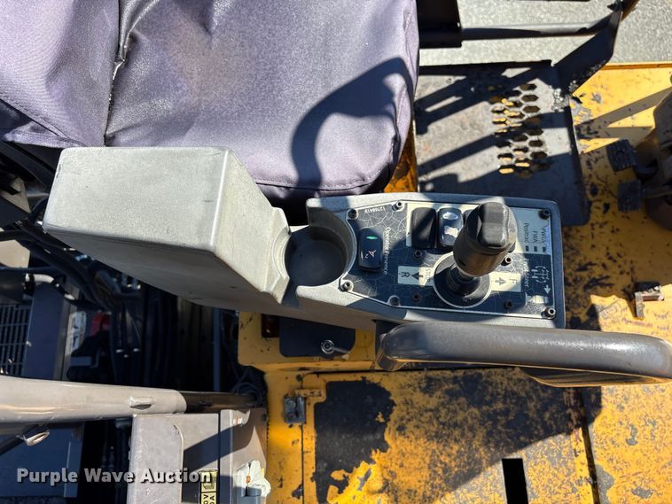 image for item EF1254 2015 Volvo P7170 paver