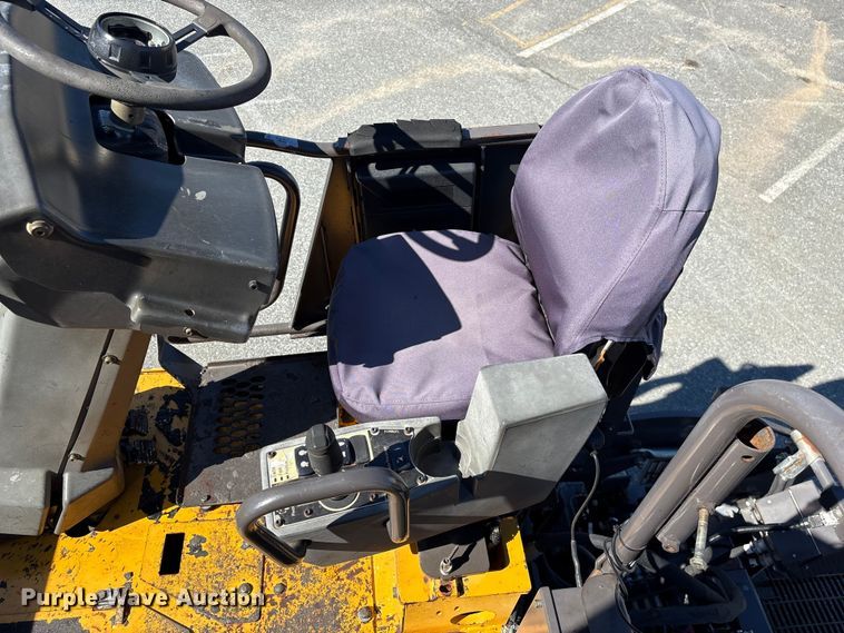 image for item EF1254 2015 Volvo P7170 paver