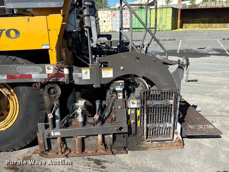 image for item EF1255 2011 Volvo PF6170 paver
