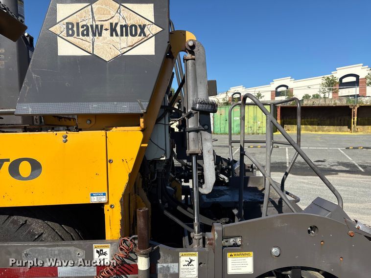 image for item EF1255 2011 Volvo PF6170 paver