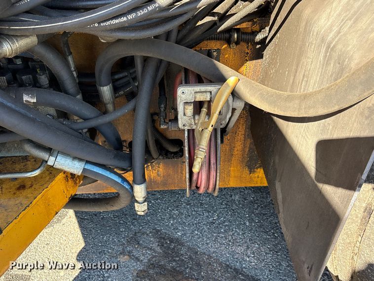 image for item EF1255 2011 Volvo PF6170 paver