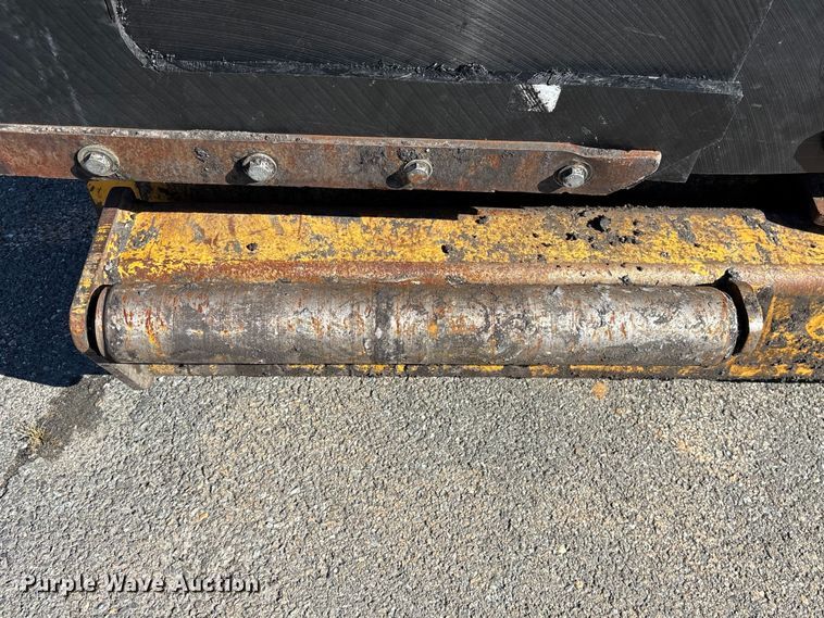 image for item EF1255 2011 Volvo PF6170 paver