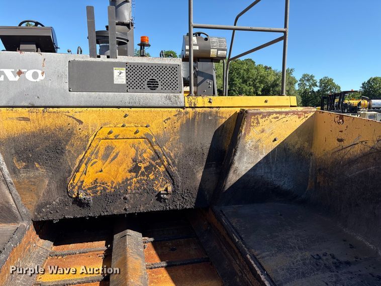 image for item EF1255 2011 Volvo PF6170 paver