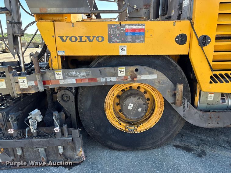 image for item EF1255 2011 Volvo PF6170 paver