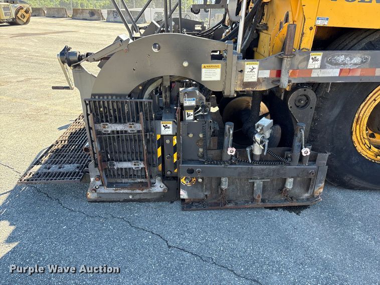 image for item EF1255 2011 Volvo PF6170 paver