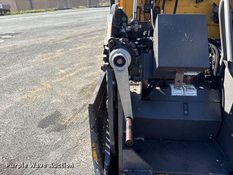 image for item EF1255 2011 Volvo PF6170 paver