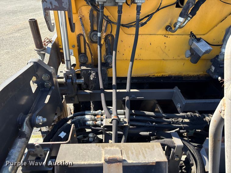 image for item EF1255 2011 Volvo PF6170 paver