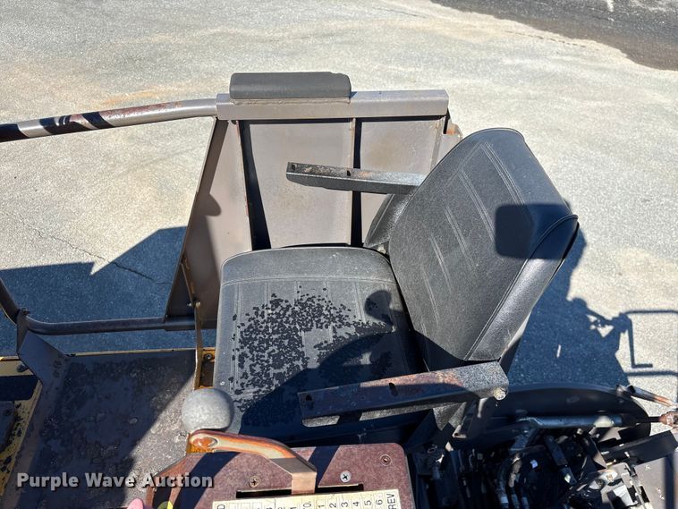 image for item EF1255 2011 Volvo PF6170 paver