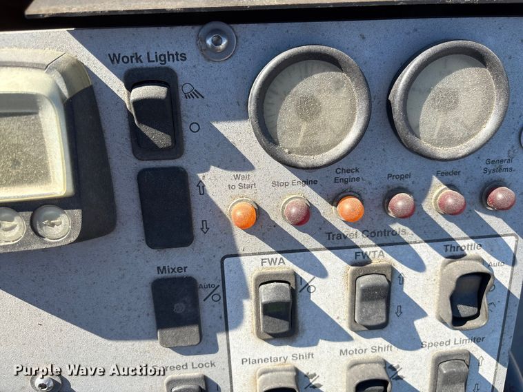 image for item EF1255 2011 Volvo PF6170 paver