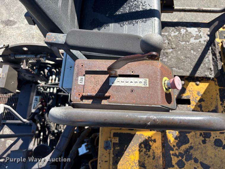image for item EF1255 2011 Volvo PF6170 paver