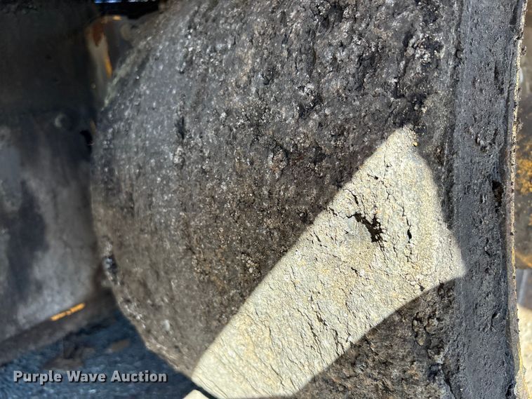 image for item EF1255 2011 Volvo PF6170 paver