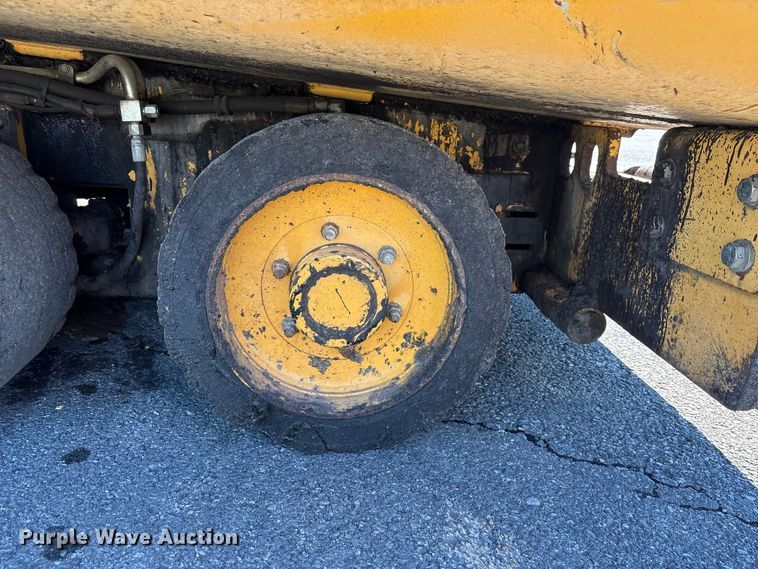 image for item EF1255 2011 Volvo PF6170 paver