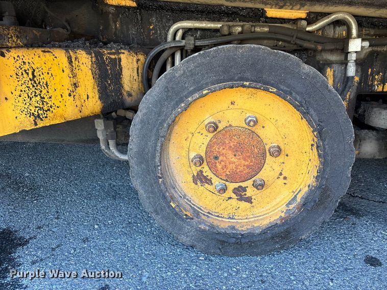 image for item EF1255 2011 Volvo PF6170 paver