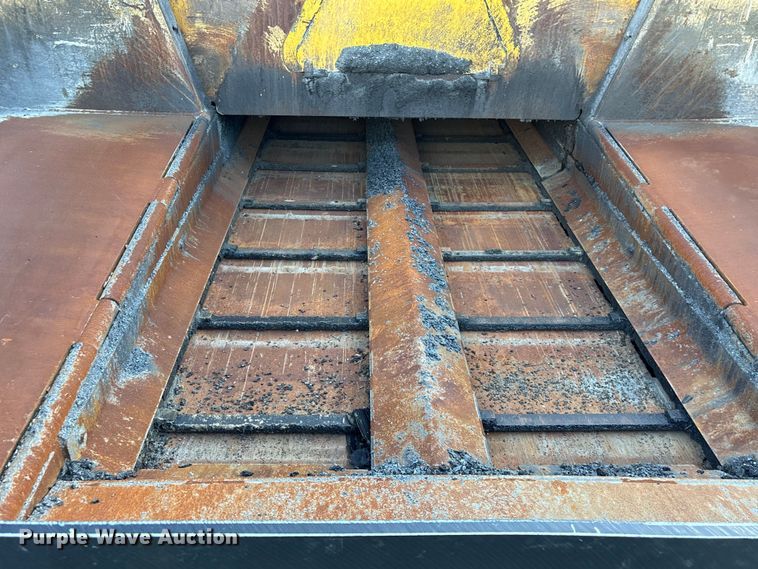 image for item EF1256 2012 Volvo PF6170 paver