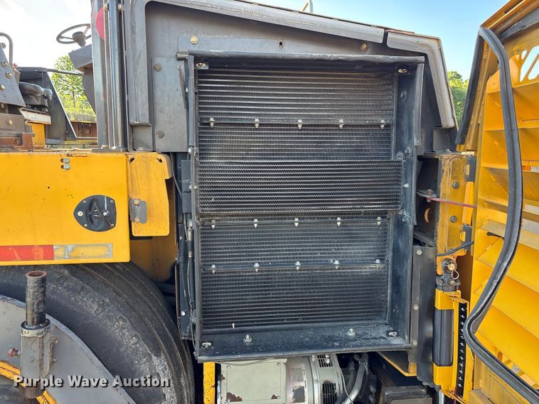image for item EF1256 2012 Volvo PF6170 paver