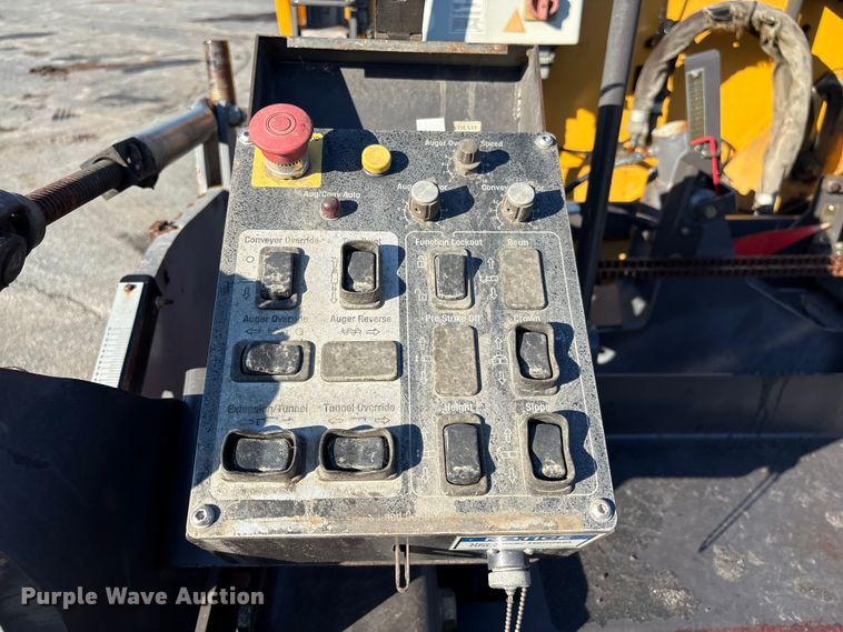 image for item EF1256 2012 Volvo PF6170 paver