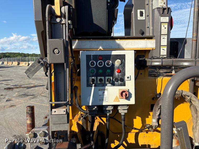 image for item EF1256 2012 Volvo PF6170 paver