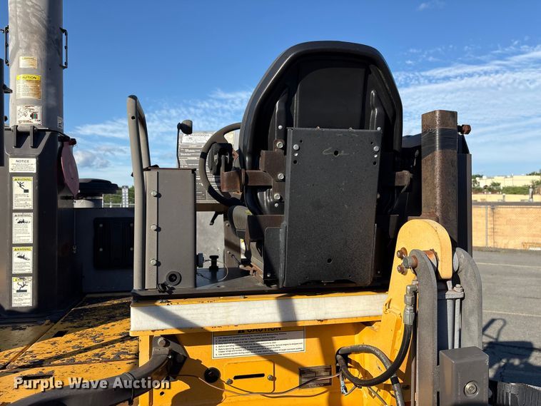 image for item EF1256 2012 Volvo PF6170 paver