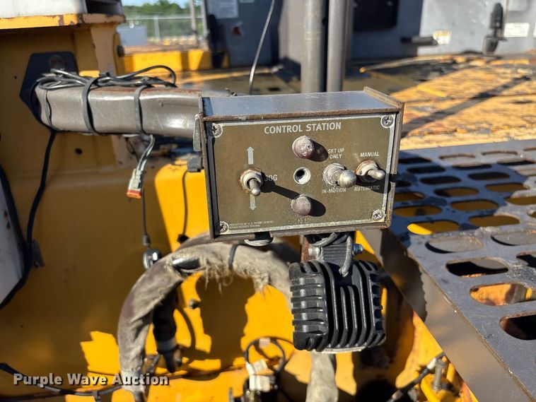 image for item EF1256 2012 Volvo PF6170 paver
