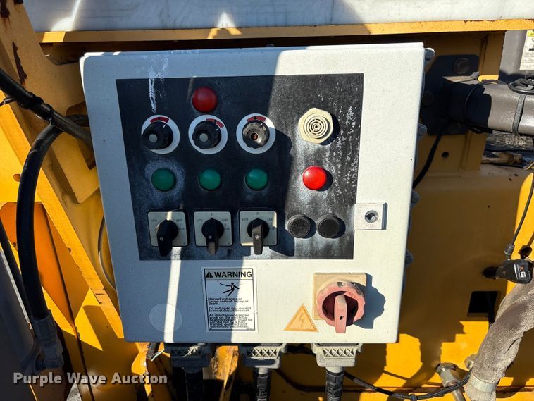 image for item EF1256 2012 Volvo PF6170 paver