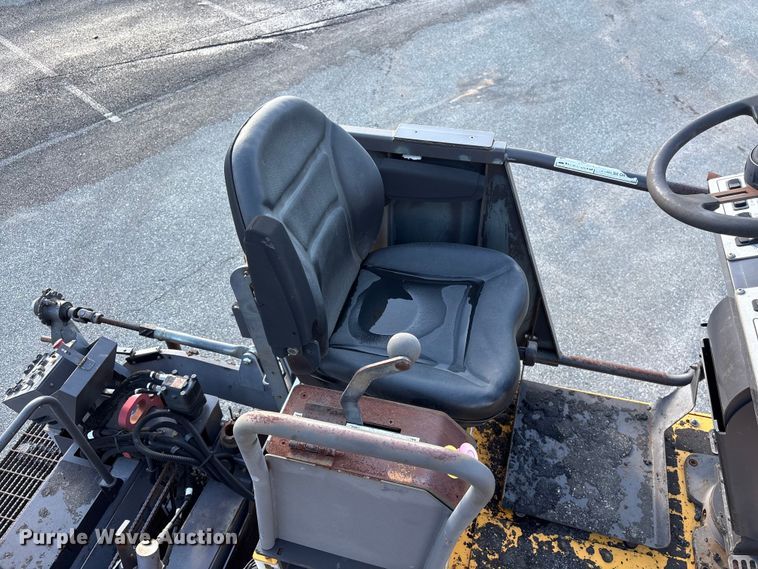 image for item EF1256 2012 Volvo PF6170 paver