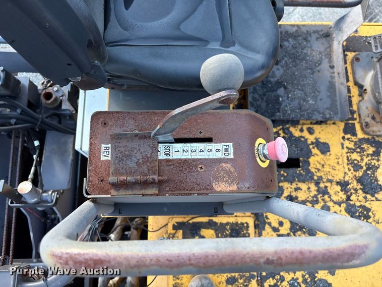 image for item EF1256 2012 Volvo PF6170 paver