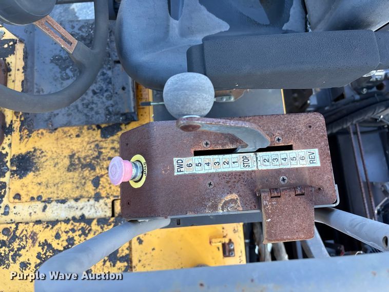 image for item EF1256 2012 Volvo PF6170 paver