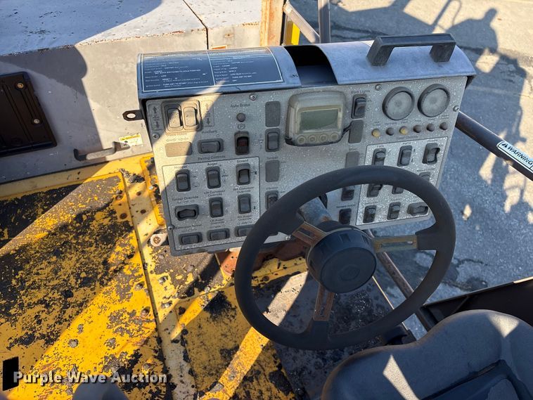 image for item EF1256 2012 Volvo PF6170 paver