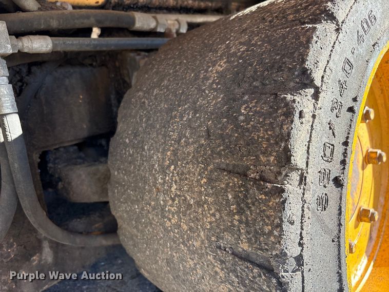 image for item EF1256 2012 Volvo PF6170 paver
