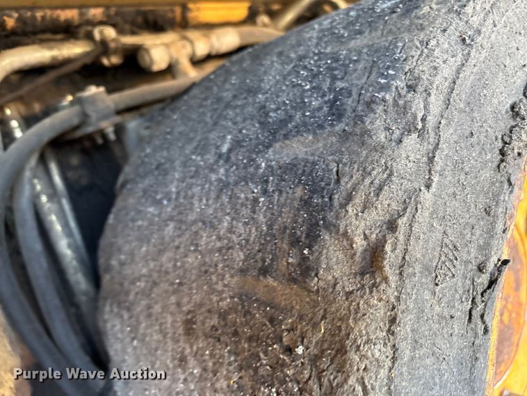 image for item EF1256 2012 Volvo PF6170 paver