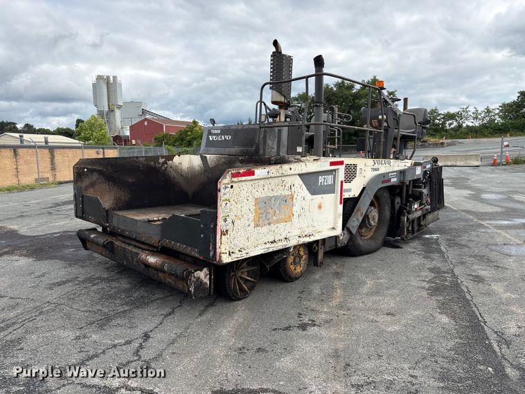 image for item EF1257 2011 Volvo PF2181 paver