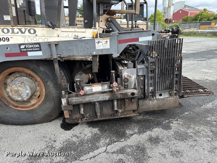 image for item EF1257 2011 Volvo PF2181 paver