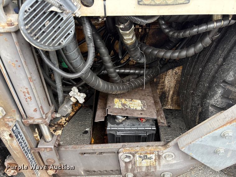 image for item EF1257 2011 Volvo PF2181 paver