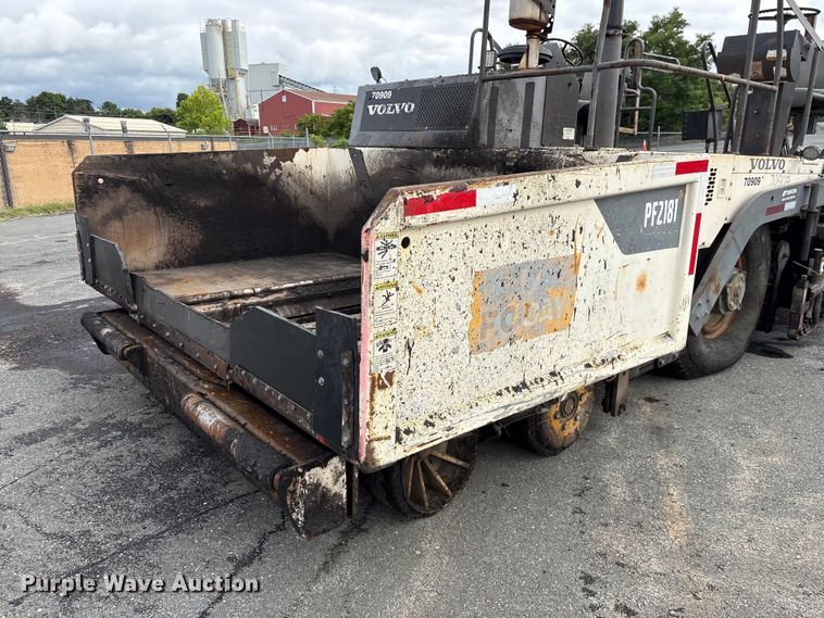 image for item EF1257 2011 Volvo PF2181 paver