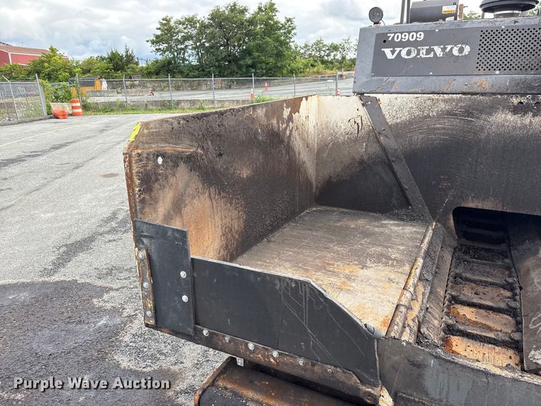 image for item EF1257 2011 Volvo PF2181 paver