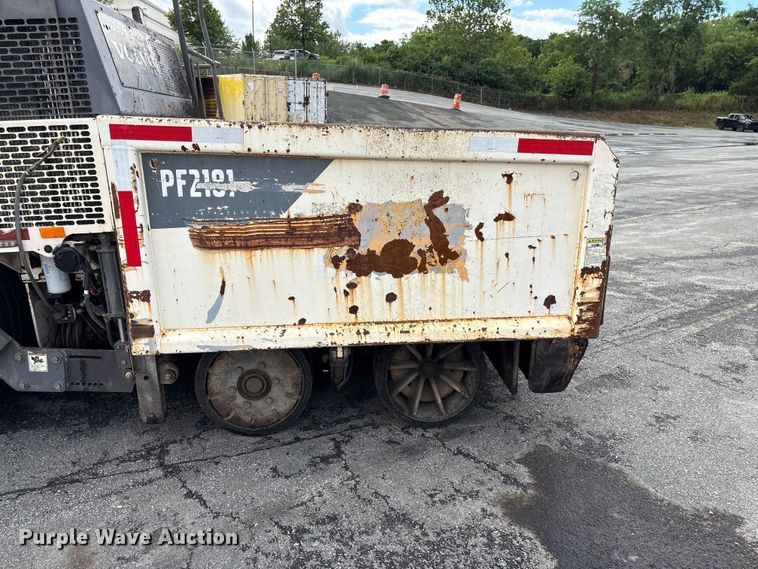image for item EF1257 2011 Volvo PF2181 paver