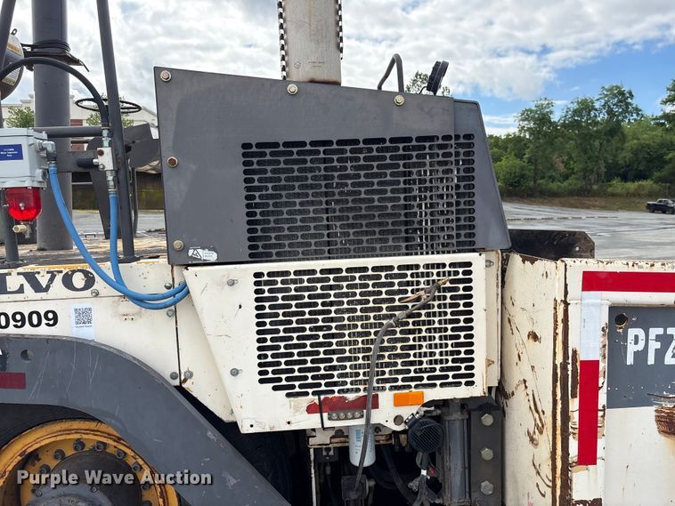 image for item EF1257 2011 Volvo PF2181 paver