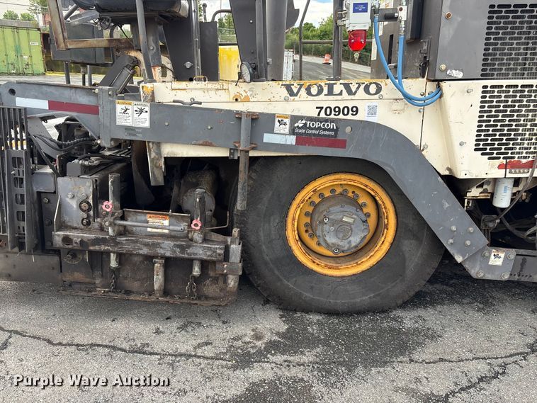image for item EF1257 2011 Volvo PF2181 paver