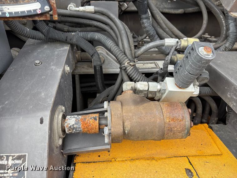 image for item EF1257 2011 Volvo PF2181 paver