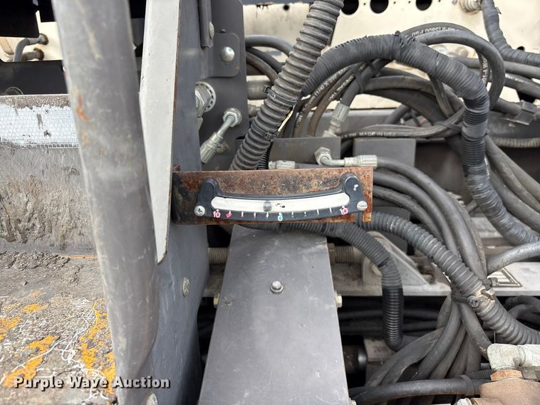 image for item EF1257 2011 Volvo PF2181 paver