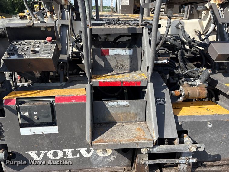 image for item EF1257 2011 Volvo PF2181 paver